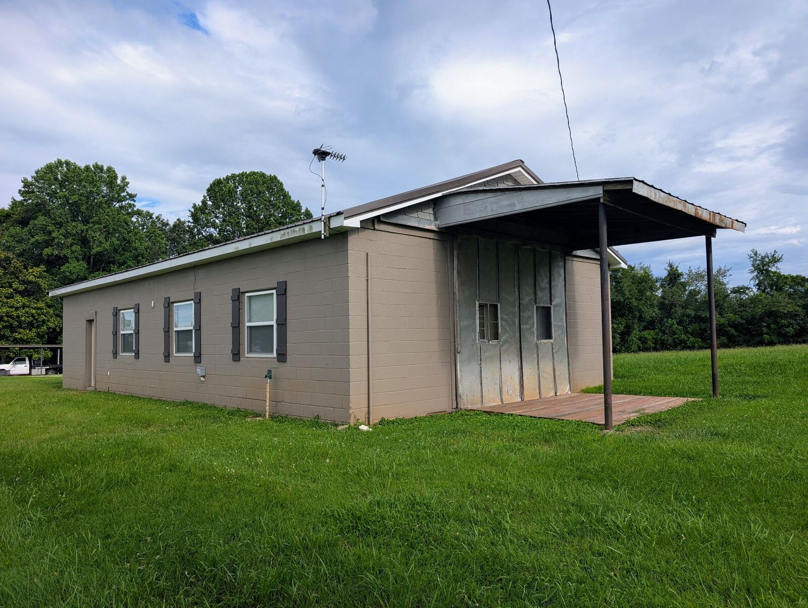 Property Photo: 649 Blair Pond Rd TN 37398