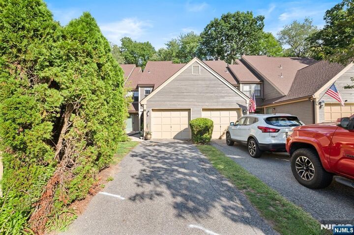 Property Photo:  6 New Bedford Road C  NJ 07480 