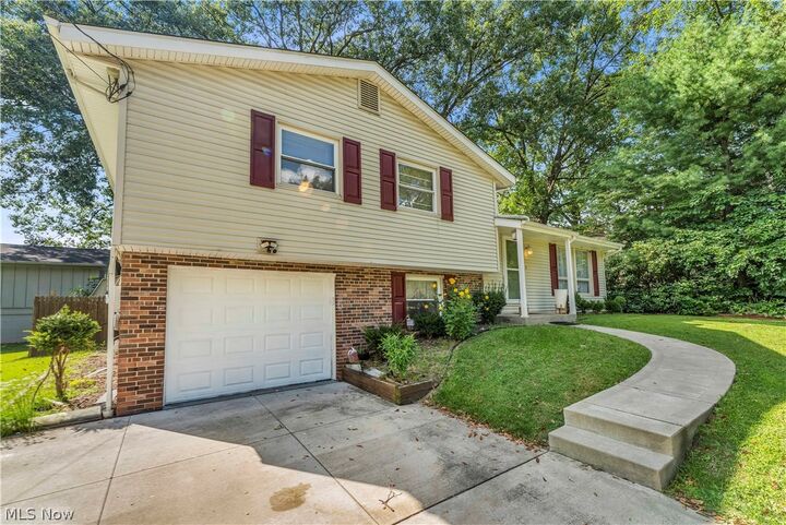 Property Photo: 596 Eric Drive OH 44305