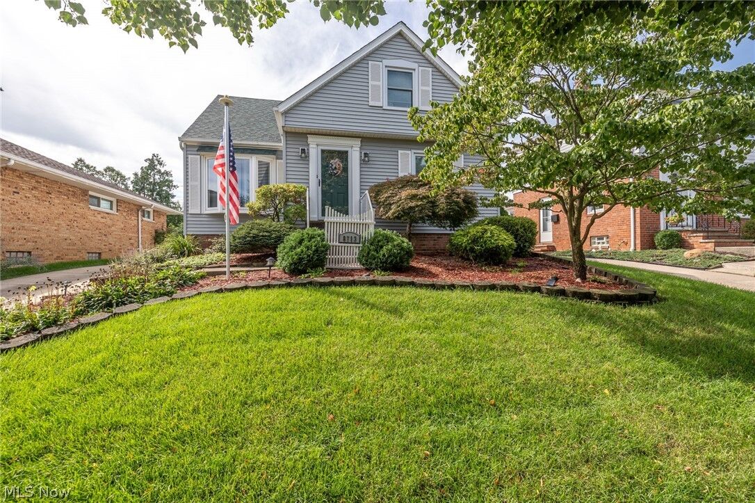 Property Photo:  8713 Memphis Villas Boulevard  OH 44144 
