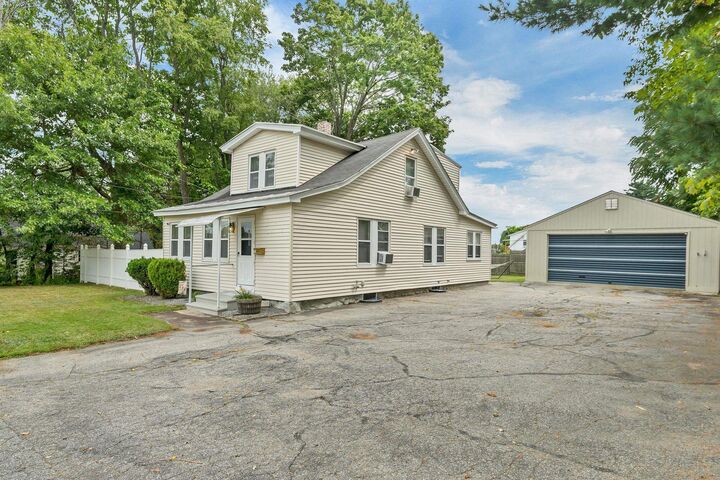 Property Photo:  33 Moreau Street  NH 03102 