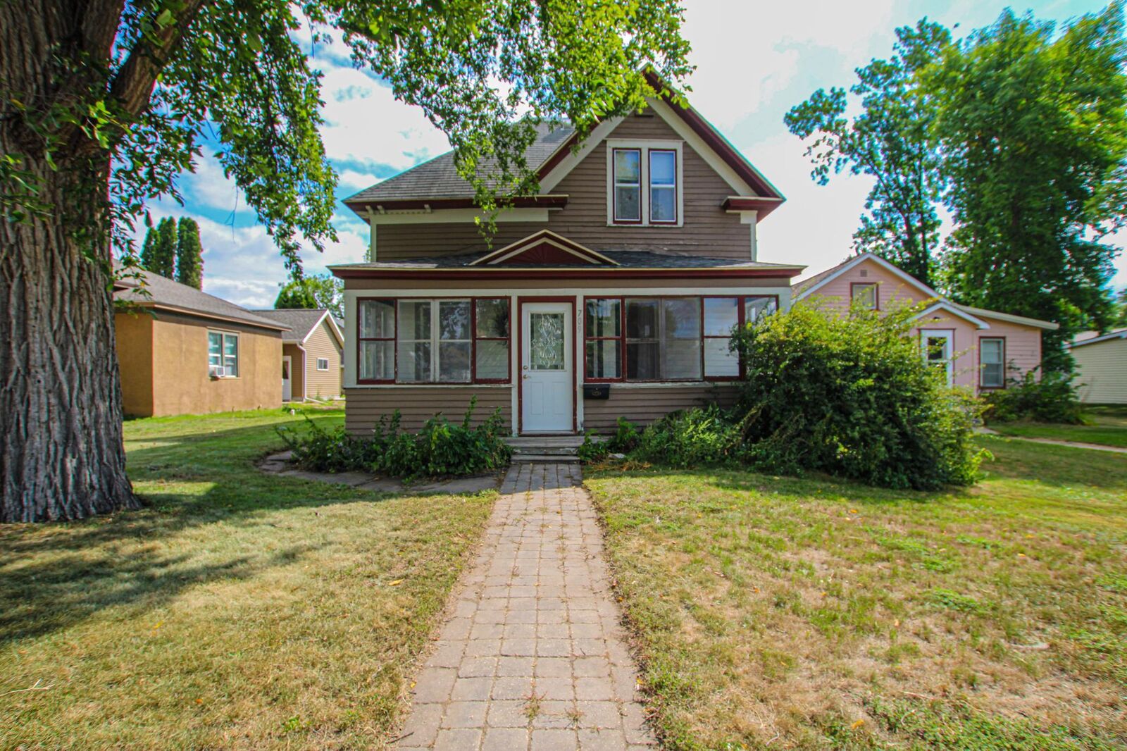 Property Photo:  709 Pine Street S  MN 56378 