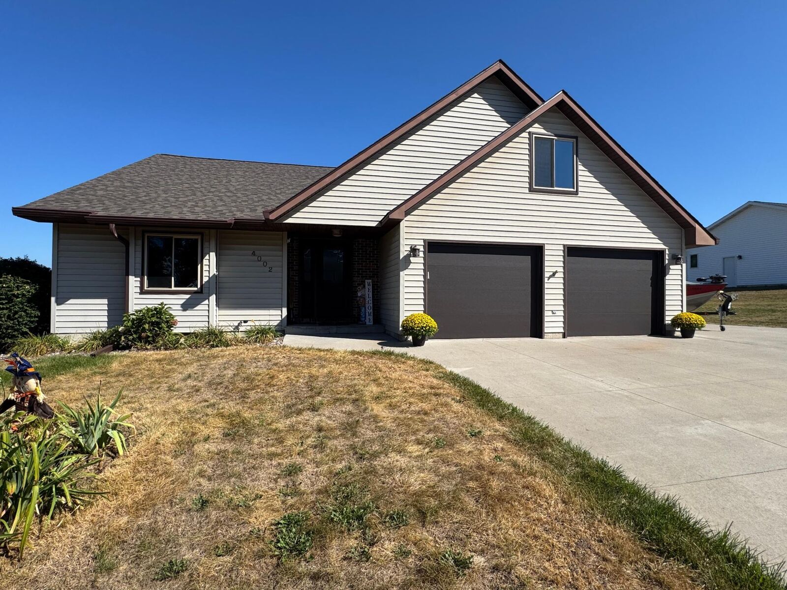 Property Photo:  4002 Oak Knoll Drive  WI 54701 