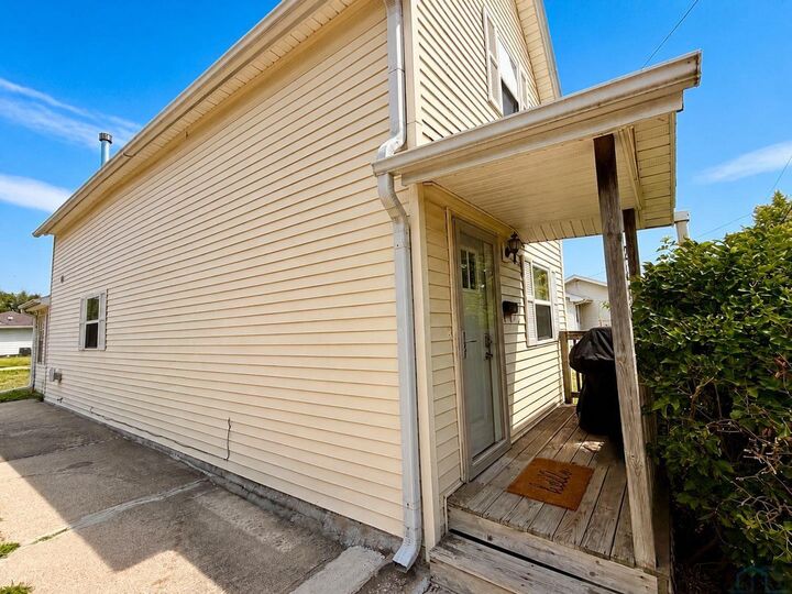 Property Photo: 2420 Marshall Avenue IA 51106