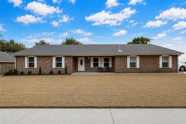 Property Photo: 553 SW Dallas Street AR 72736