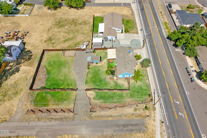 Property Photo: 1590 S Columbus Avenue OR 97501
