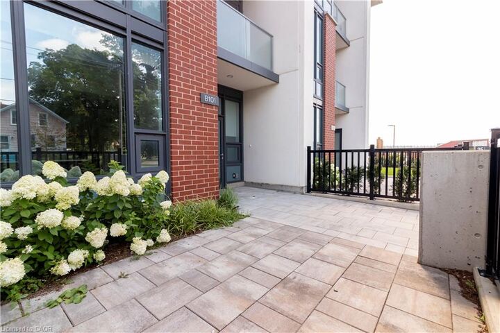Property Photo:  15 Wellington Street S 101  ON N2G 0E4 