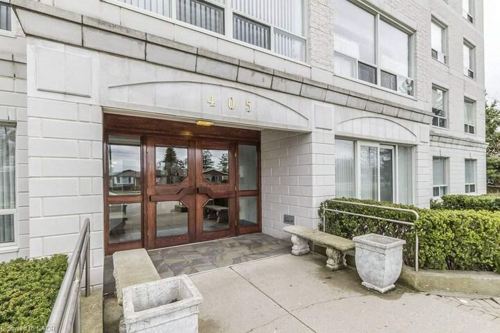 Property Photo:  405 Erb Street W 102  ON N2L 1W7 