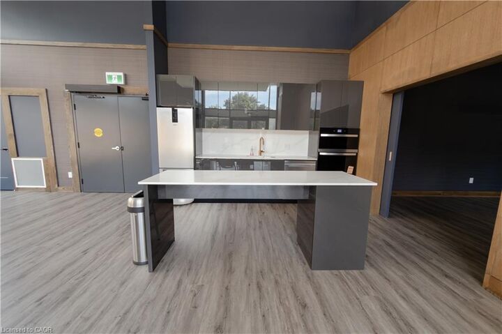 Property Photo:  2782 Barton Street E  ON L8E 3P5 