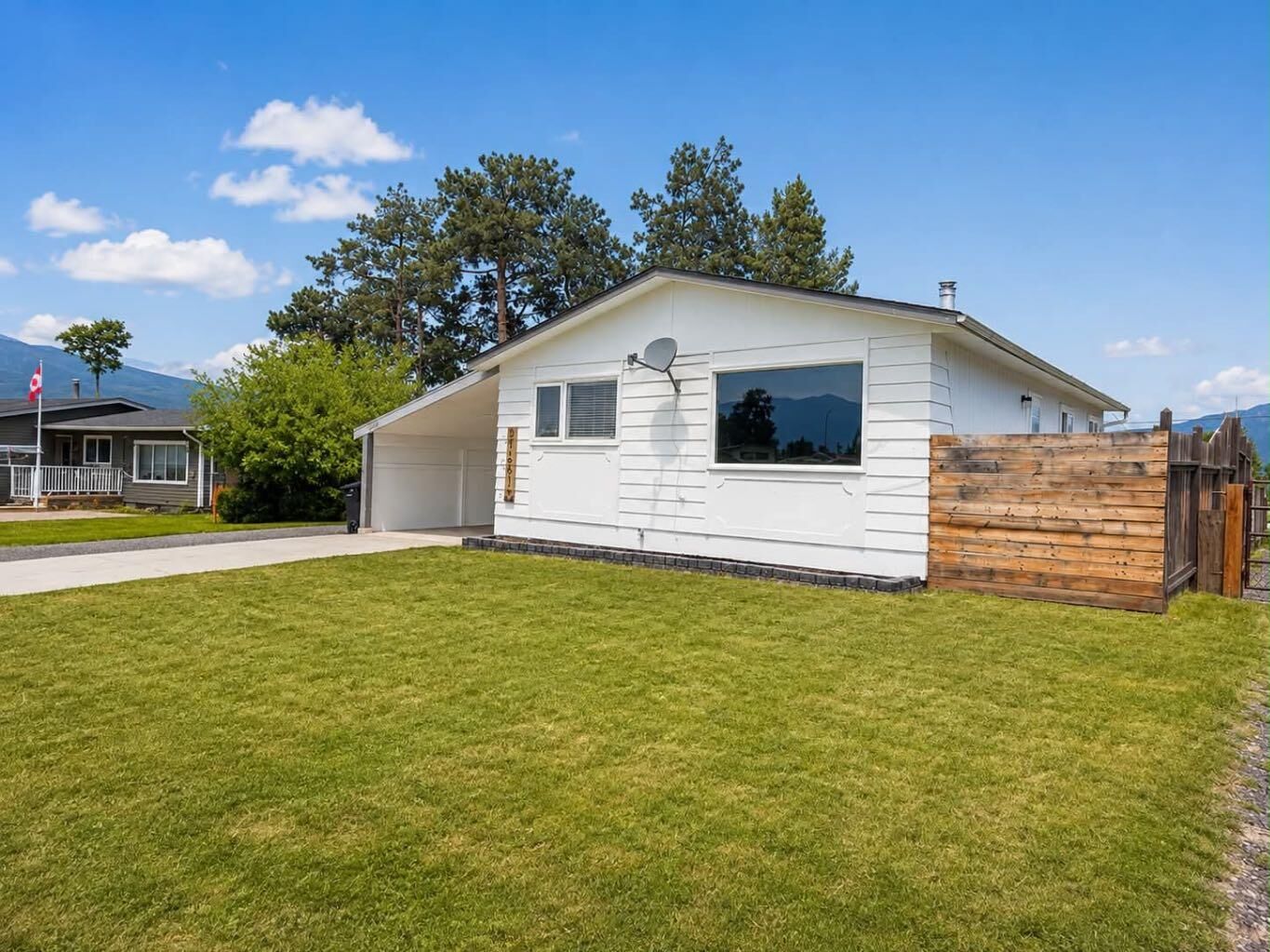 Property Photo: 9910 110 Street AB T0E 0Y0