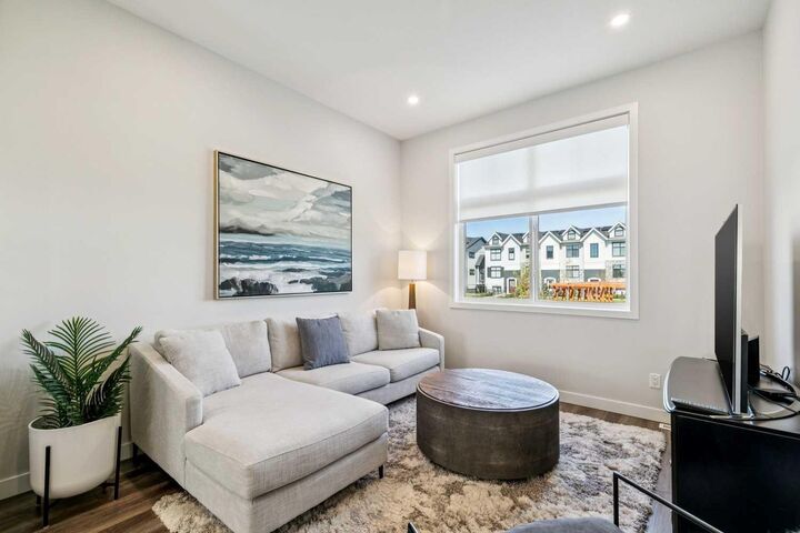 Property Photo:  46 Les Jardins Park SE  AB T2C 5V3 