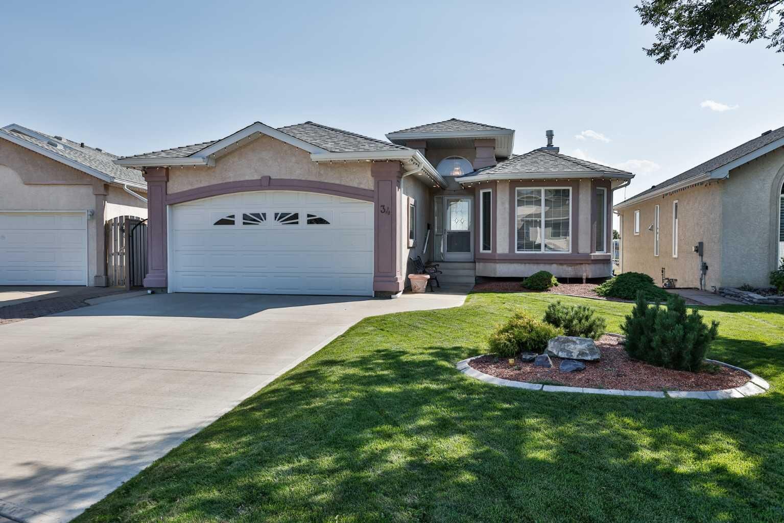 Property Photo:  34 Fairmont Crescent S  AB T1K 7G3 