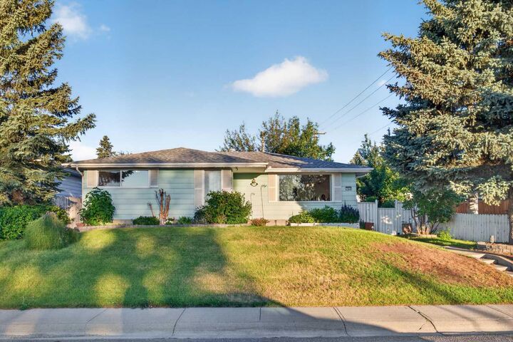 7035 Huntercrest Road NW — photo 1