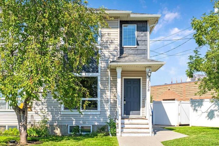Property Photo: 2508 72 Avenue SE AB T2C 4X1