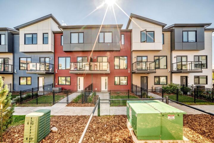 Property Photo:  11910 35 Avenue SW  AB T6W 4Z8 