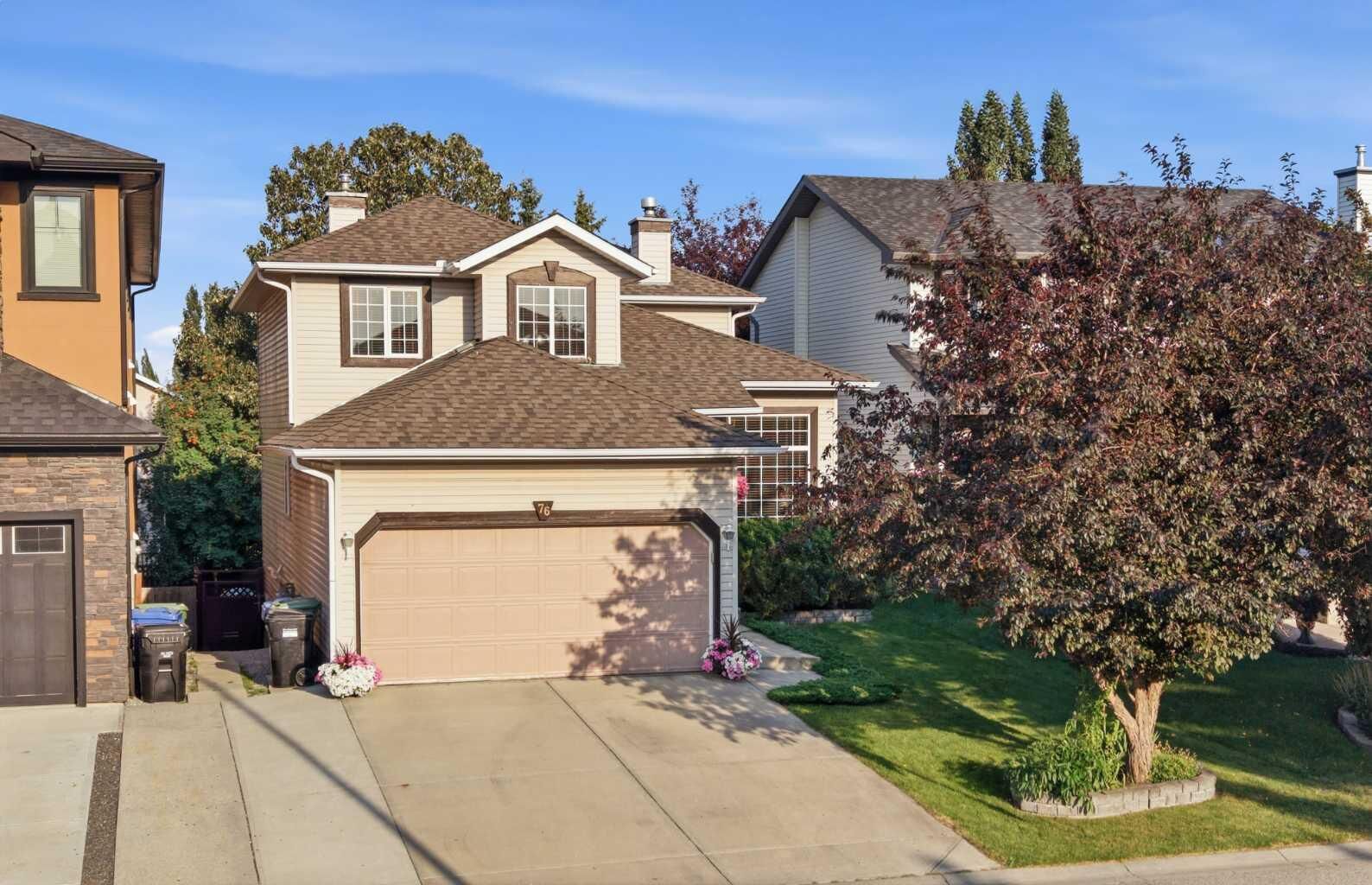 Property Photo: 76 Valley Meadow Close NW AB T3B 5M1