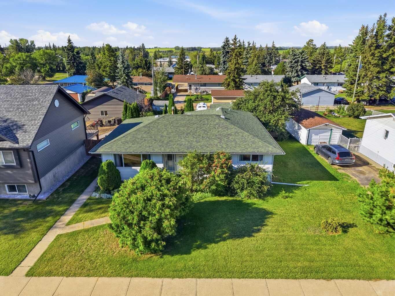 Property Photo:  5216 54 Avenue  AB T0B 0H0 