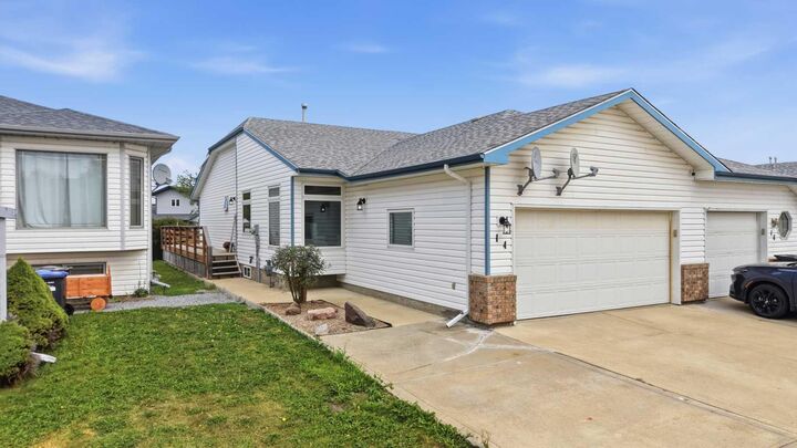 Property Photo:  14 Wildrose Drive  AB T4S 1G4 