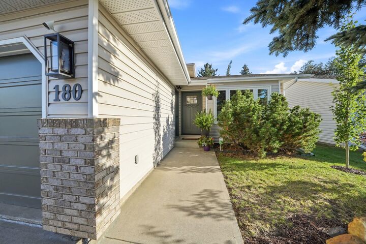 Property Photo:  180 Dixon Crescent  AB T4R 2H4 