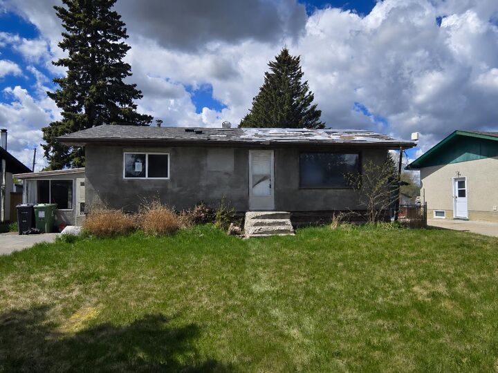5008 56 Street — photo 1