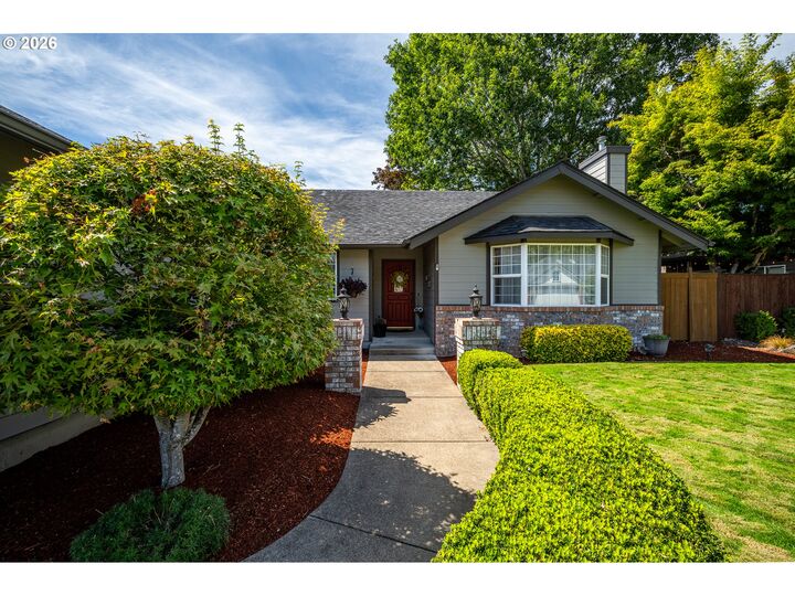 Property Photo:  4310 Altura St  OR 97404 
