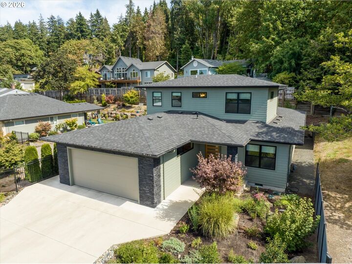 Property Photo:  1179 Hyde Park Pl  OR 97401 