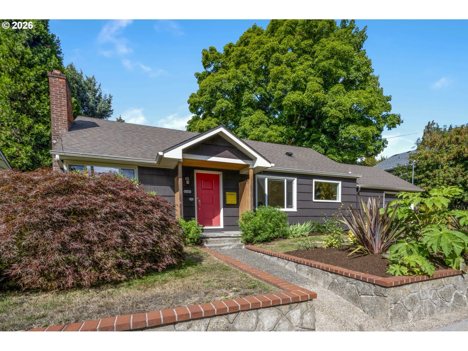 Property Photo:  6345 NE 35th Pl  OR 97211 