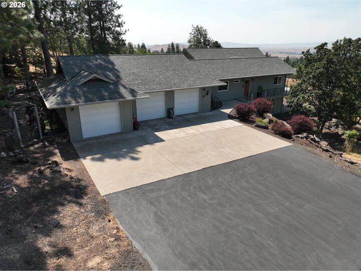 Property Photo:  80 Adams Loop Rd  WA 98620 