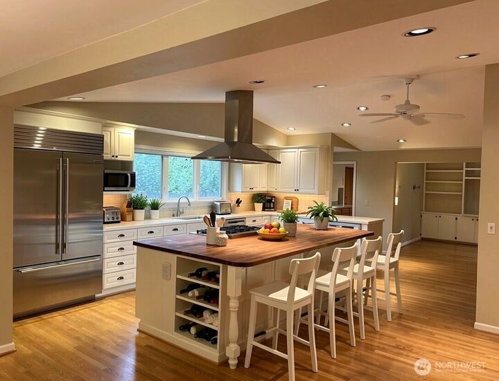 Property Photo:  1017  185th Avenue NE  WA 98008 