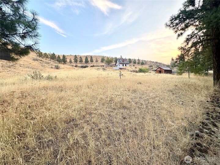 Property Photo:  505 NW Road 20  WA 98858 