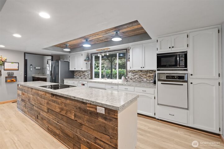 Property Photo:  533  Hulse Road  WA 98362 