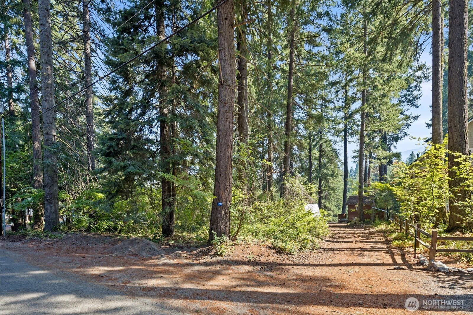 Property Photo:  1201  Oakmont Dr  WA 98922 