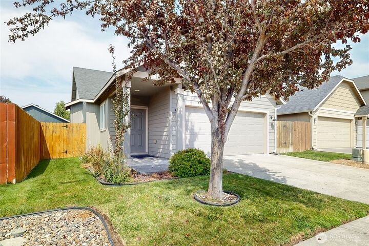 Property Photo:  1212 SW  Carver Street  WA 99324 