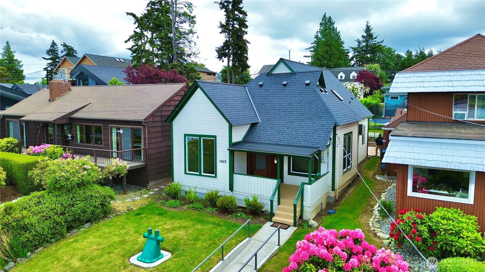 Property Photo:  1517  6th Street  WA 98221 