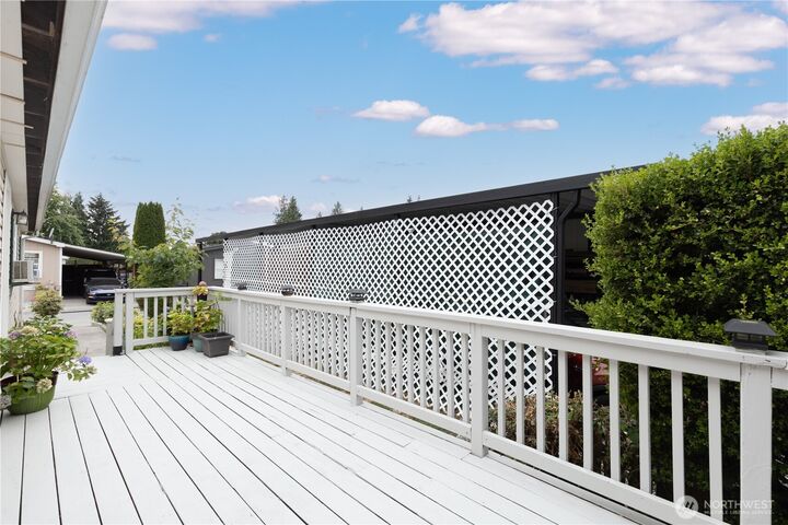 Property Photo:  607 SE 37th Street 94  WA 98002 