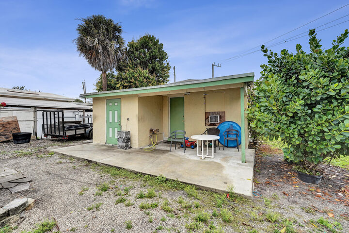 Property Photo:  1412B NW 7th Street B  FL 33069 