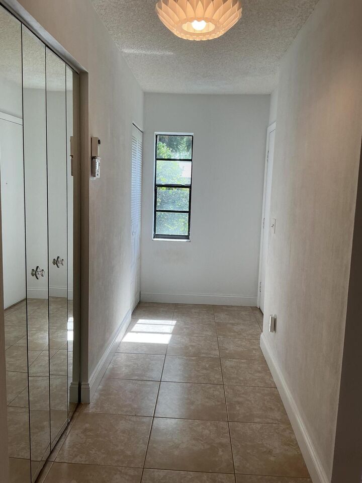 Property Photo: 9264 Vista Del Lago H FL 33428