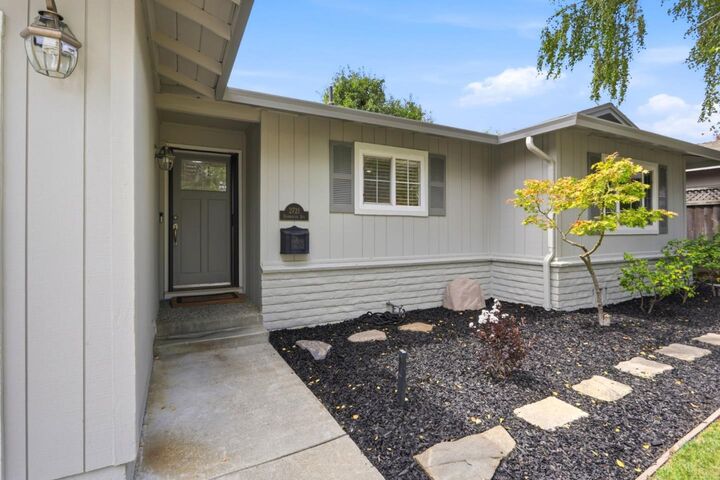 Property Photo:  2721 Dumbarton Avenue  CA 95124 