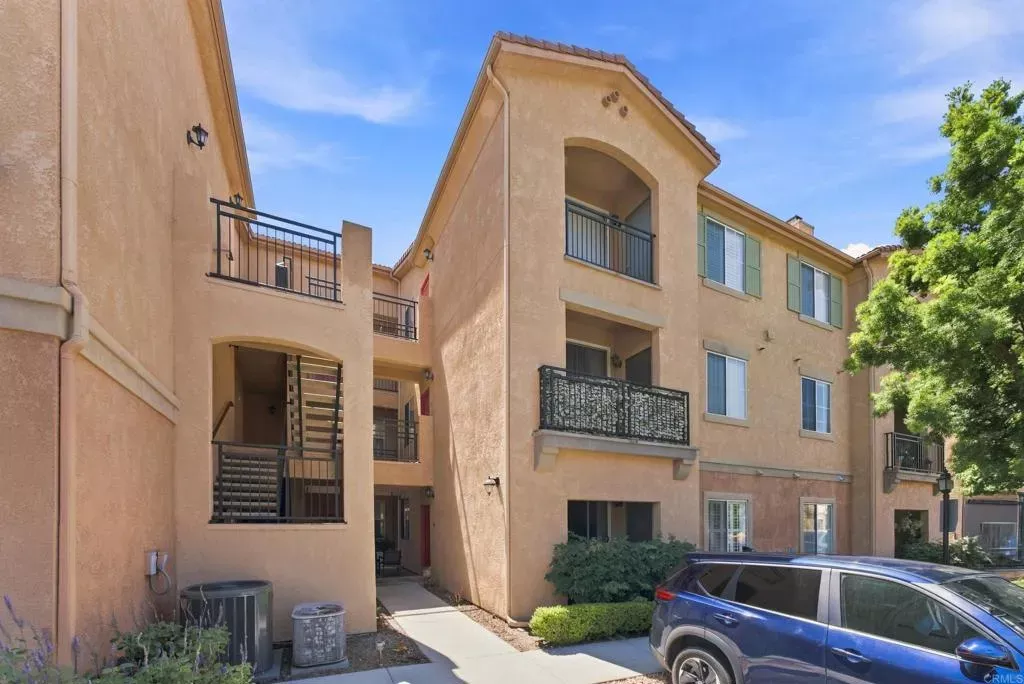 Property Photo:  3845 Elijah Ct 613  CA 92130 