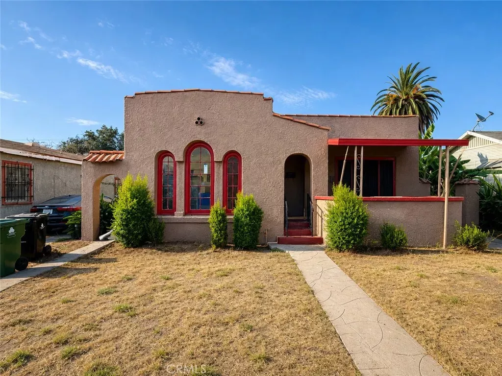 Property Photo: 1457 W 37th Dr CA 90018