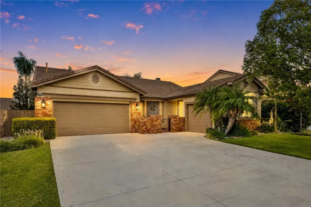 Property Photo:  28712 Lantern Park Lane  CA 92584 