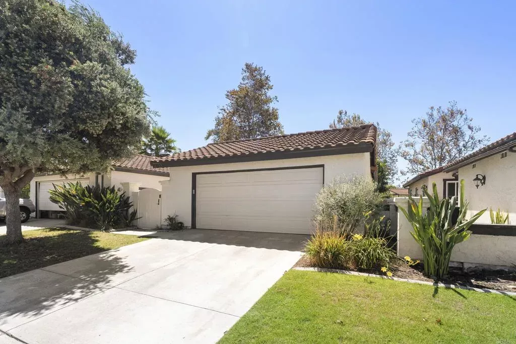 Property Photo:  4733 Dalea Pl  CA 92057 