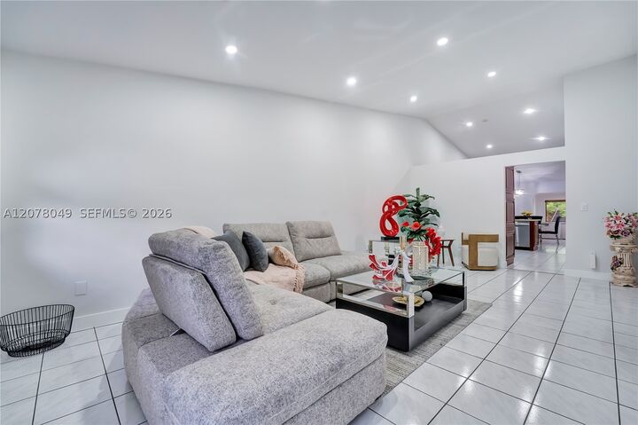Property Photo: 5670 W 20th Ct FL 33016