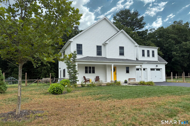 Property Photo:  11 Harness Way  CT 06035 