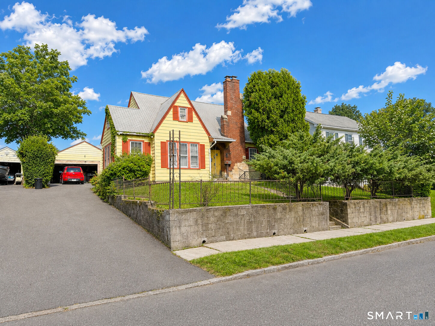 Property Photo:  91 Garfield Avenue  CT 06810 
