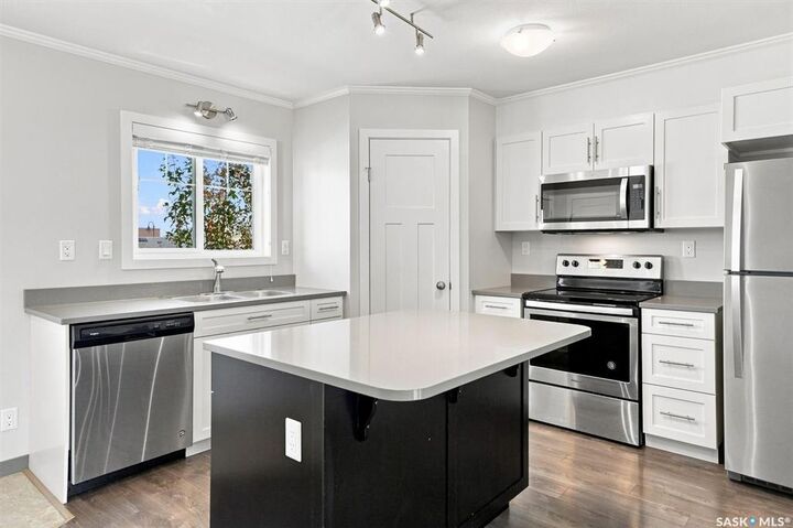 Property Photo:  522 Cornish Road 335  SK S7T 0Z4 