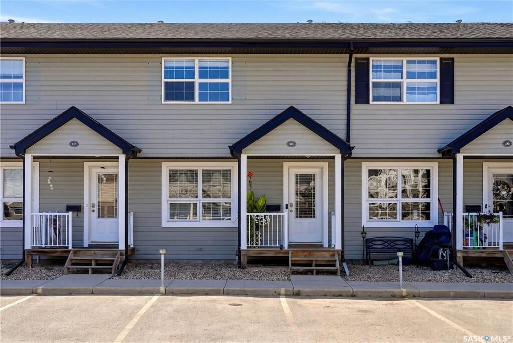 Property Photo:  4500 Child Avenue 18  SK S4X 0A8 