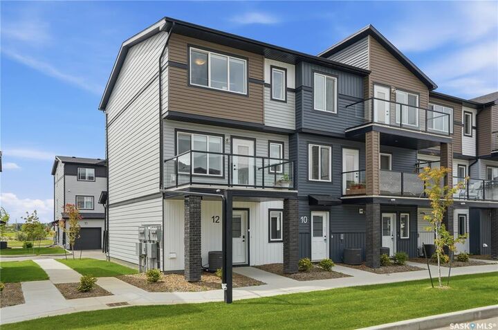 Property Photo:  651 Dubois Crescent 12  SK S7V 0R3 