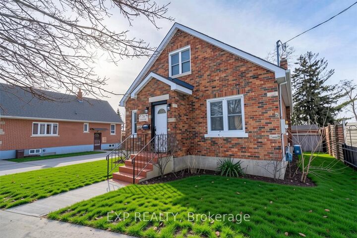 Property Photo:  78 Terrace Hill Street  ON N3R 1G1 