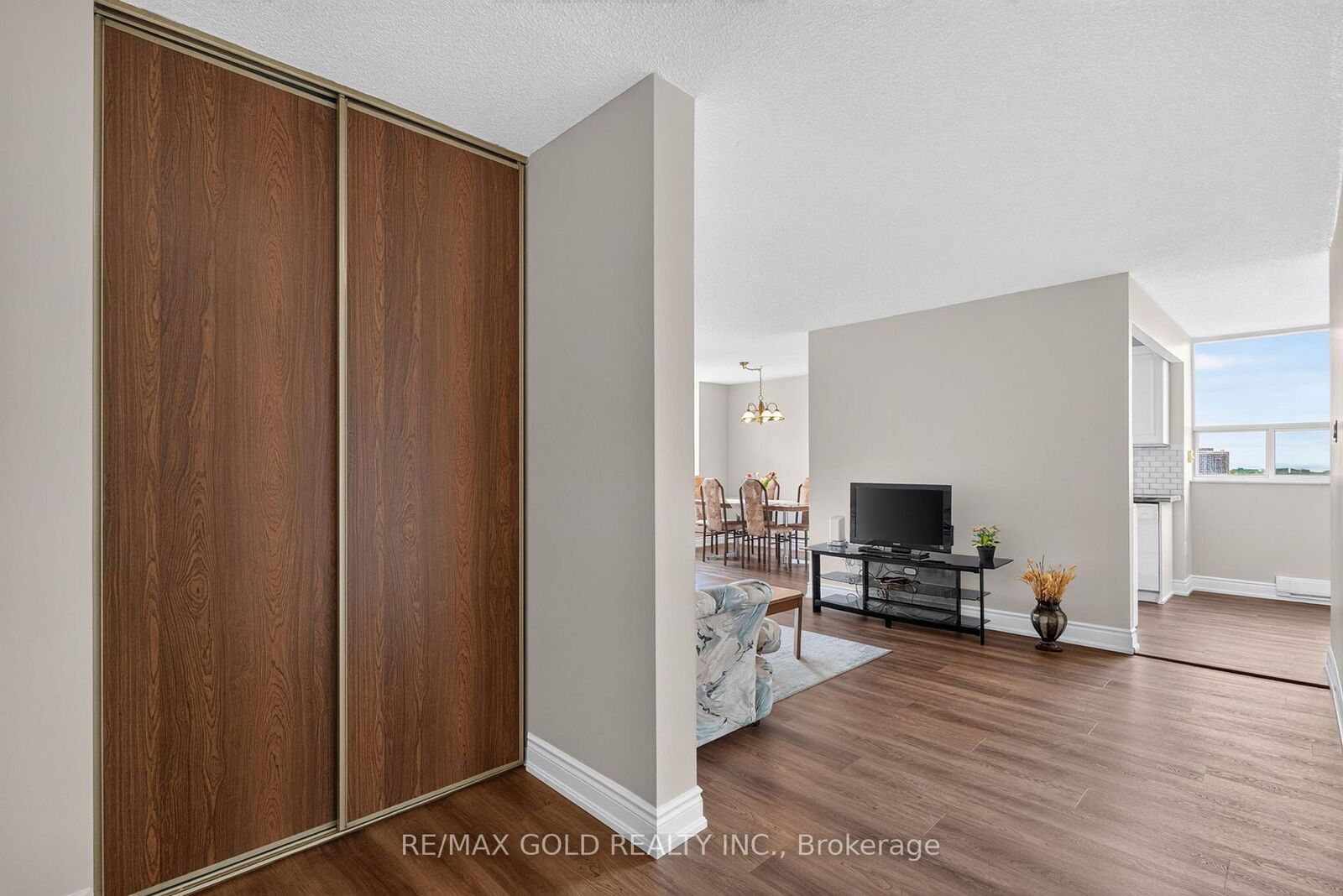 Property Photo:  3 Lisa Street 1109  ON L6T 4A2 
